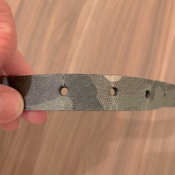 Guess size L thin camouflage belt - Picture 12 of 12